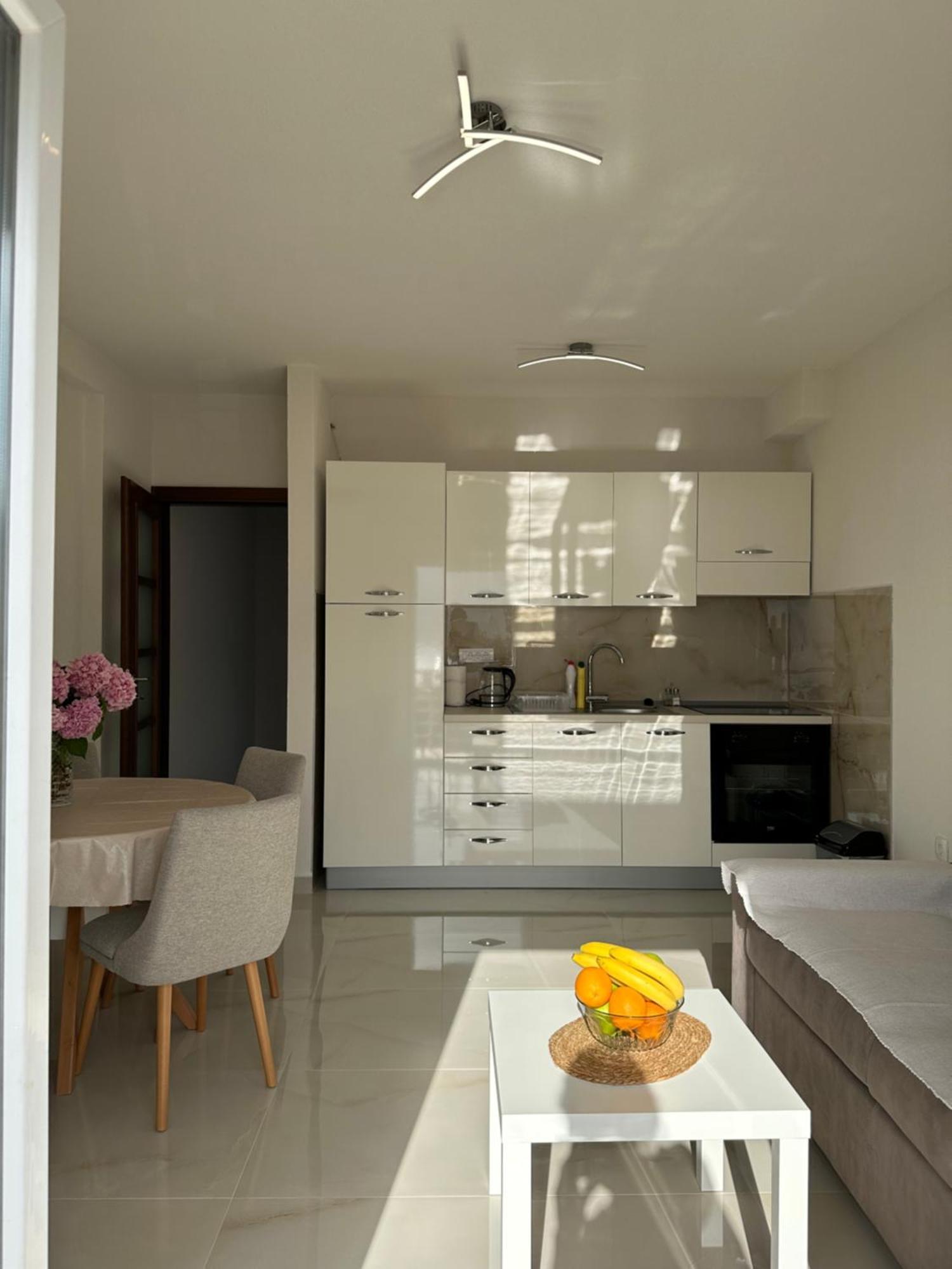 Sunny Apartment Котор Екстер'єр фото
