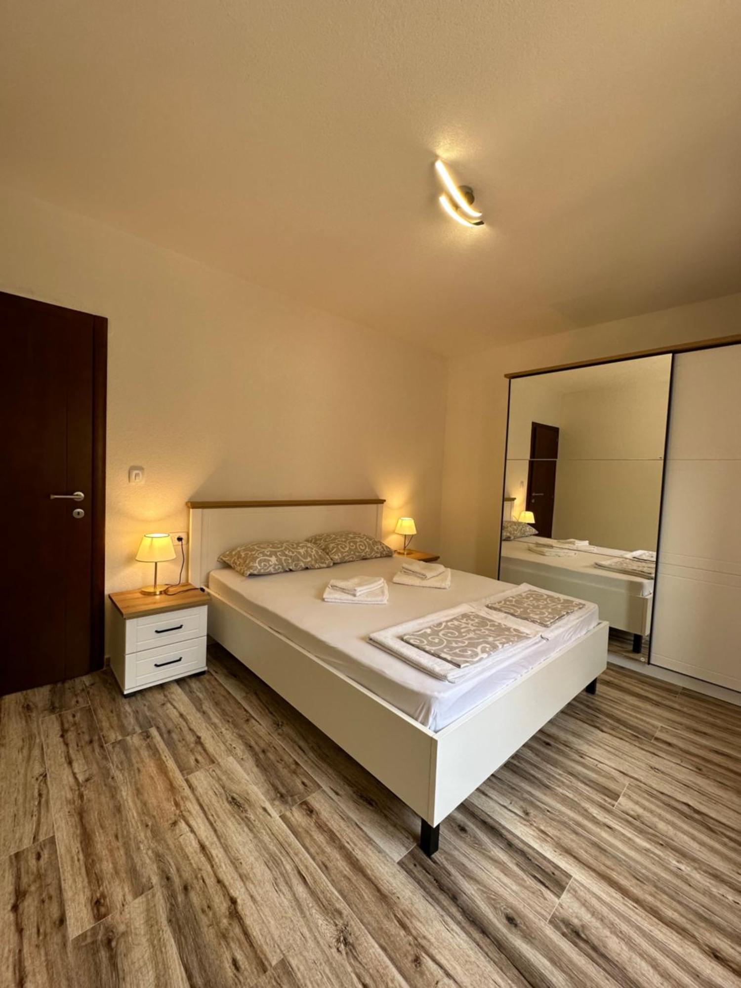 Sunny Apartment Котор Екстер'єр фото