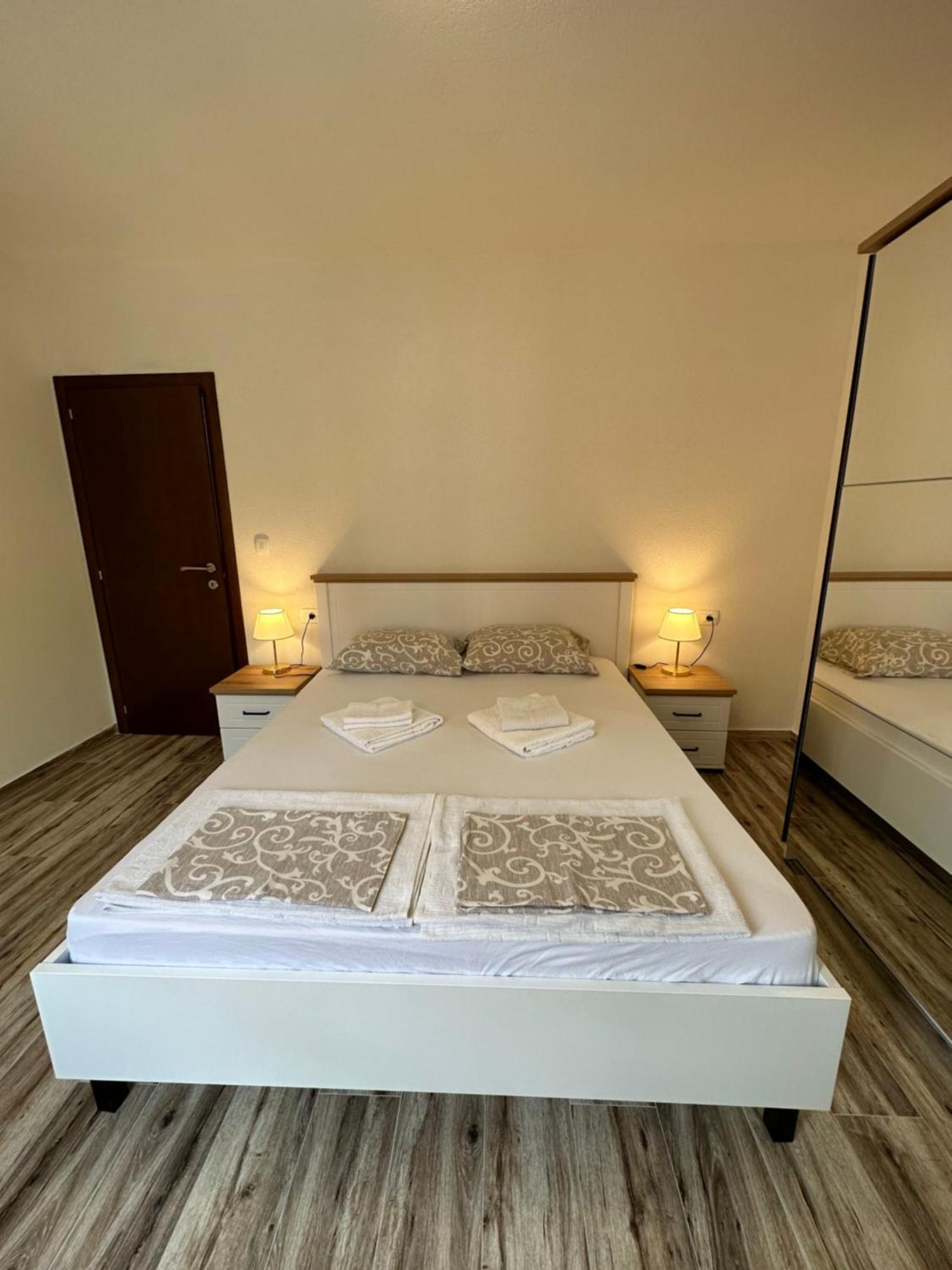 Sunny Apartment Котор Екстер'єр фото