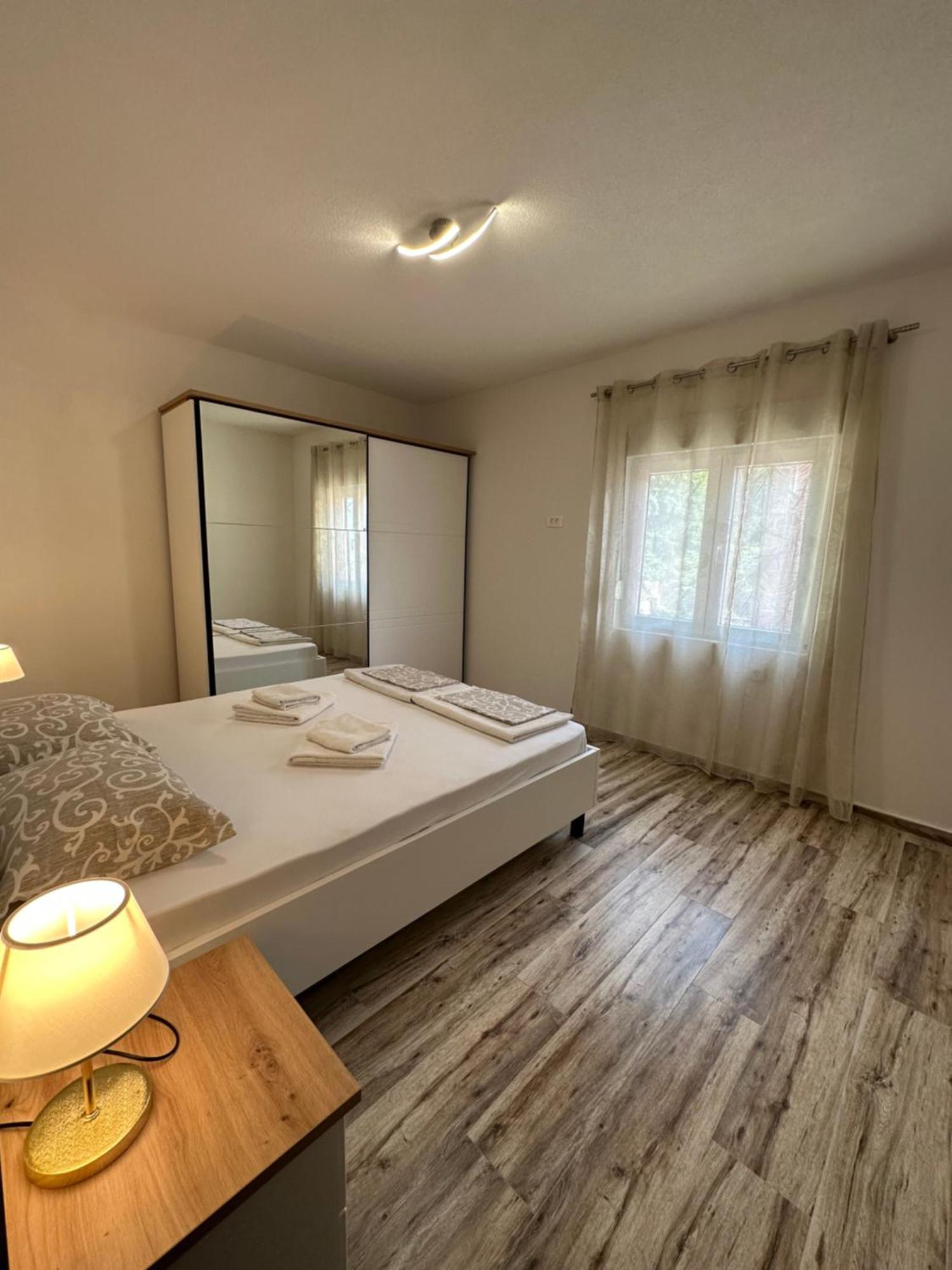 Sunny Apartment Котор Екстер'єр фото