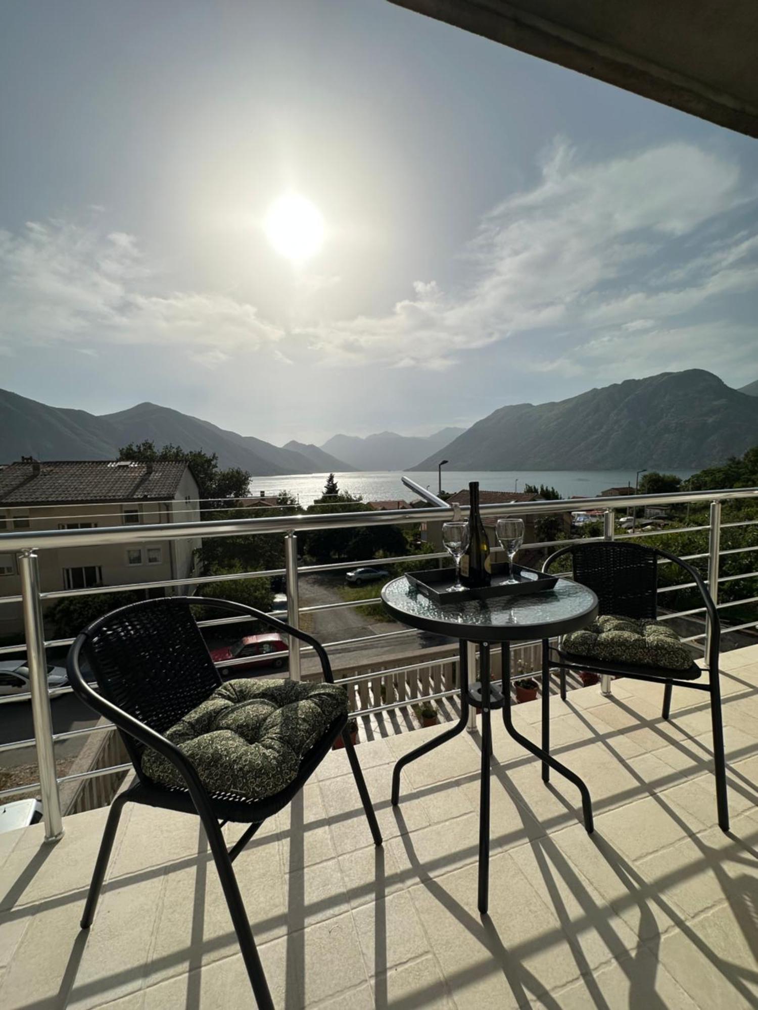 Sunny Apartment Котор Екстер'єр фото