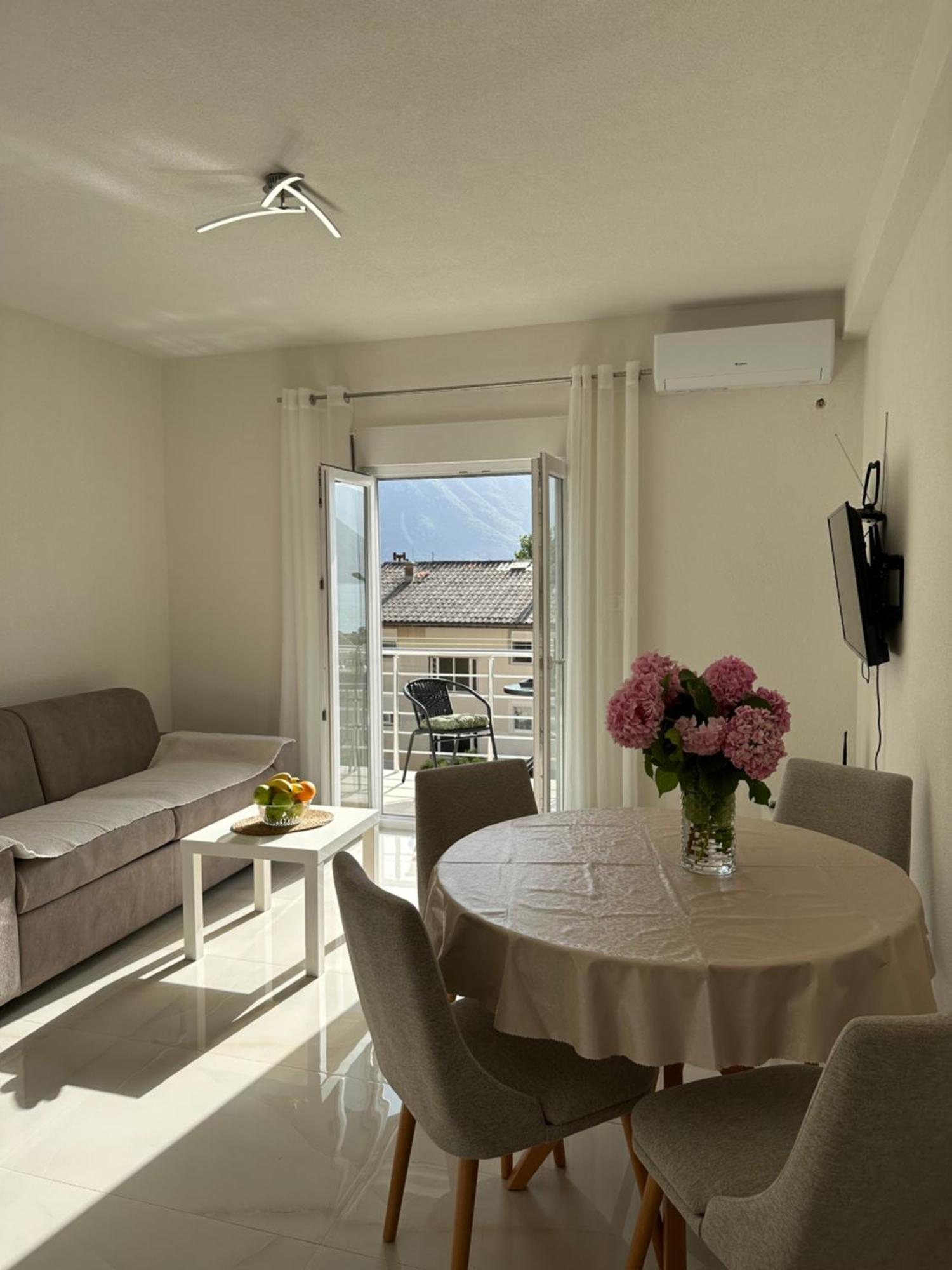 Sunny Apartment Котор Екстер'єр фото